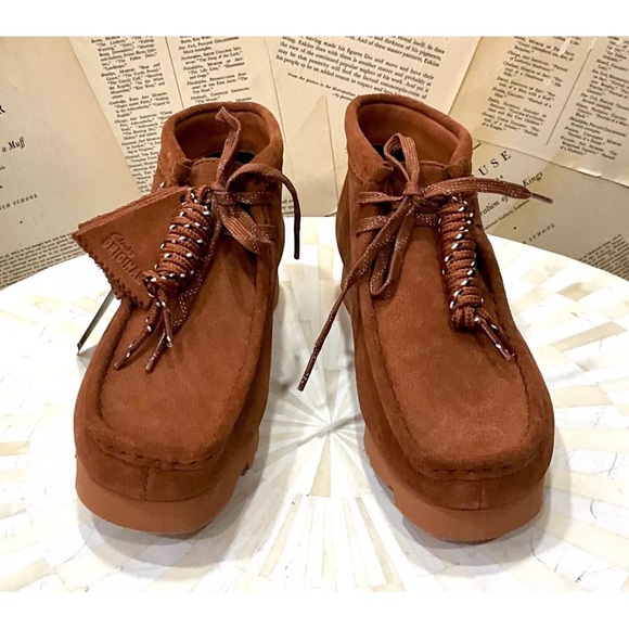 Anthropologie Clarks Wallabee Boots Mocha Bisque Suede Lace Up EVA Midsole - Picture 8 of 11